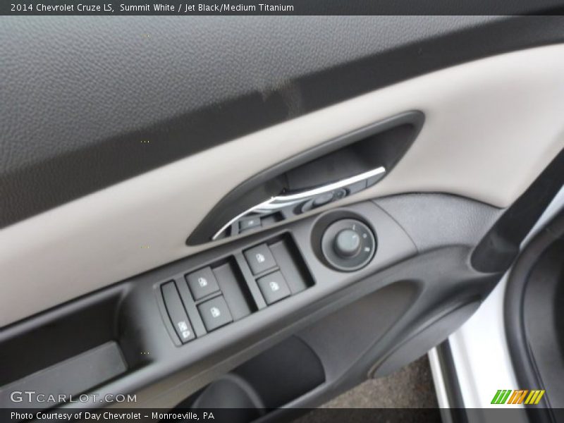 Summit White / Jet Black/Medium Titanium 2014 Chevrolet Cruze LS