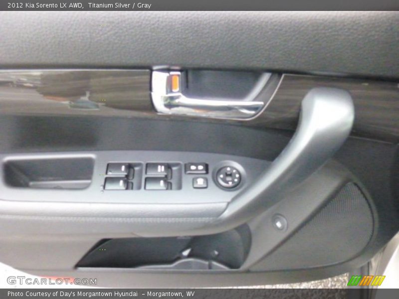 Titanium Silver / Gray 2012 Kia Sorento LX AWD