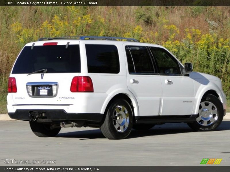 Oxford White / Camel 2005 Lincoln Navigator Ultimate