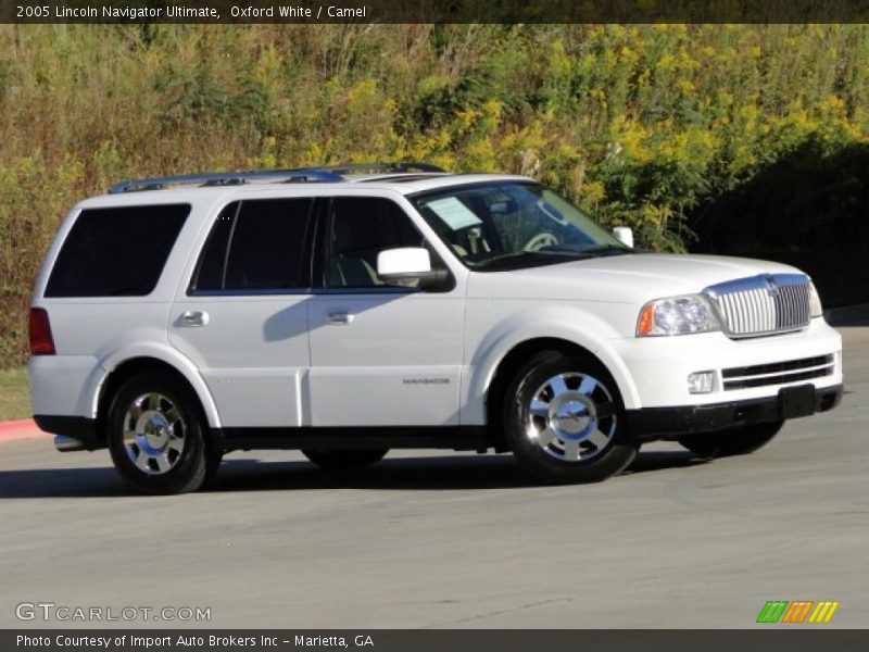 Oxford White / Camel 2005 Lincoln Navigator Ultimate