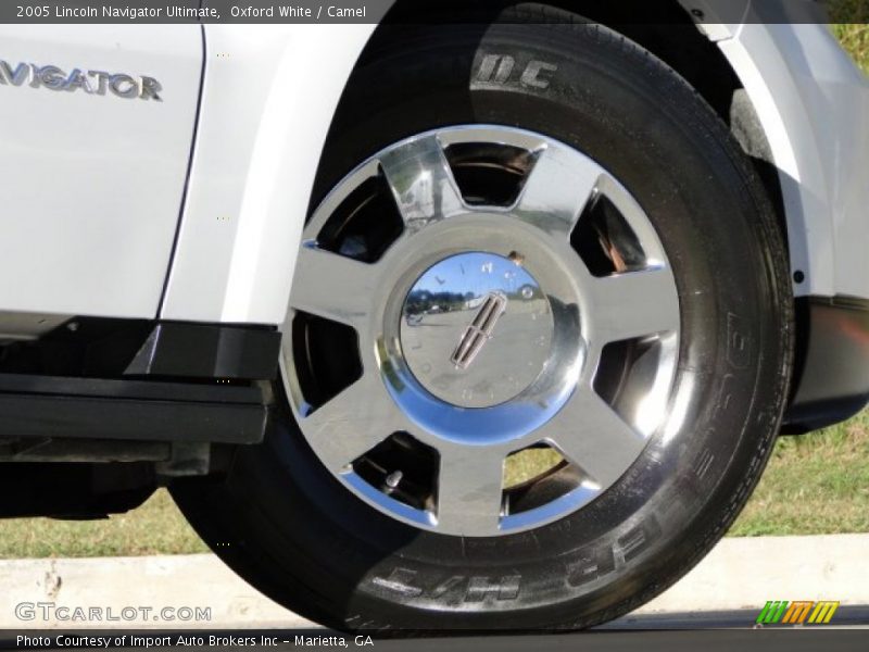Oxford White / Camel 2005 Lincoln Navigator Ultimate