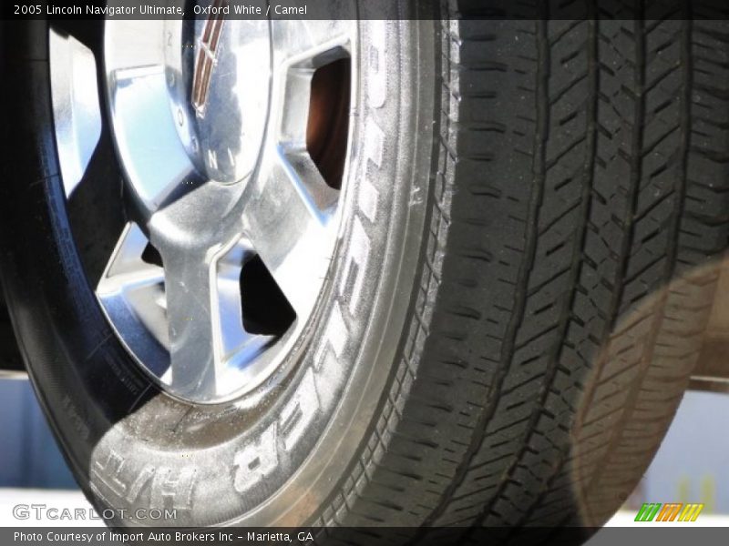 Oxford White / Camel 2005 Lincoln Navigator Ultimate