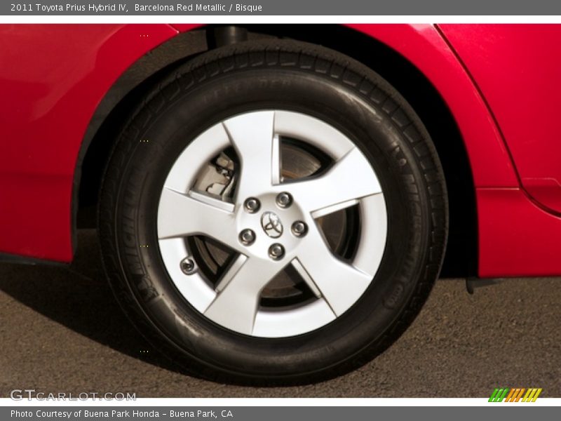 Barcelona Red Metallic / Bisque 2011 Toyota Prius Hybrid IV