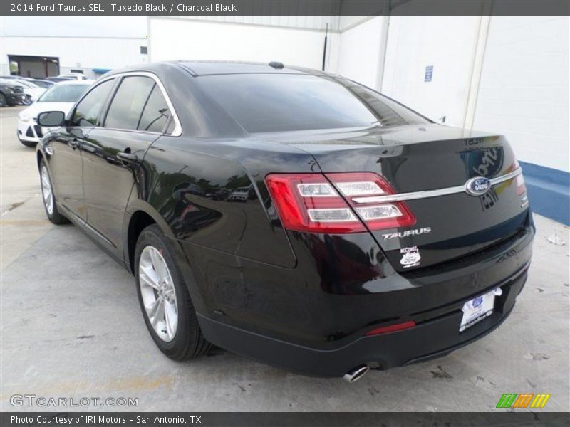 Tuxedo Black / Charcoal Black 2014 Ford Taurus SEL