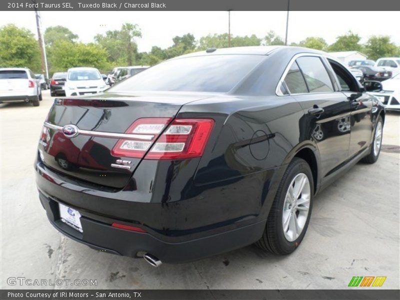 Tuxedo Black / Charcoal Black 2014 Ford Taurus SEL