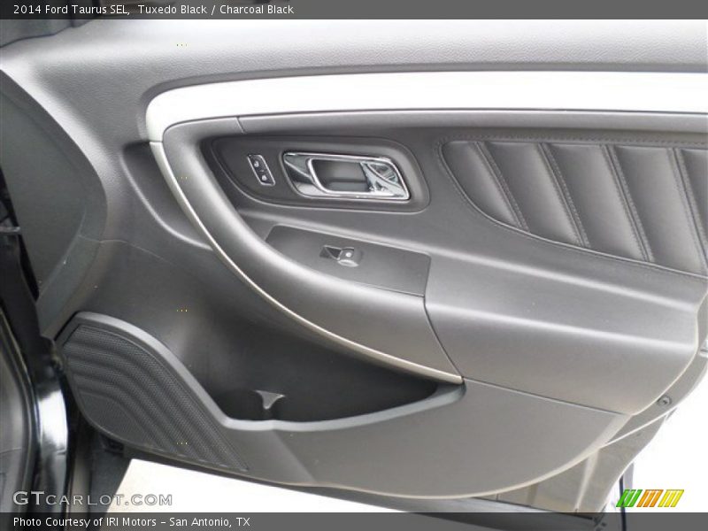 Tuxedo Black / Charcoal Black 2014 Ford Taurus SEL