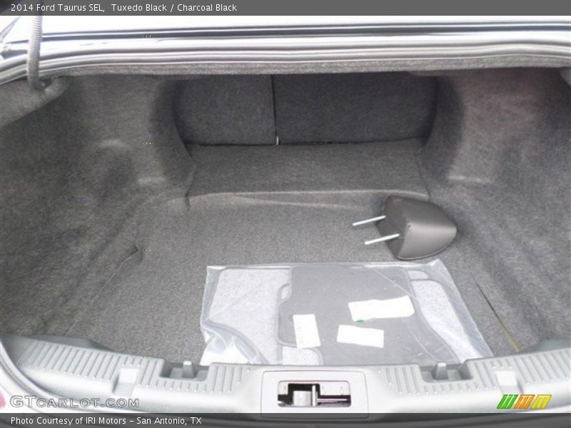 Tuxedo Black / Charcoal Black 2014 Ford Taurus SEL