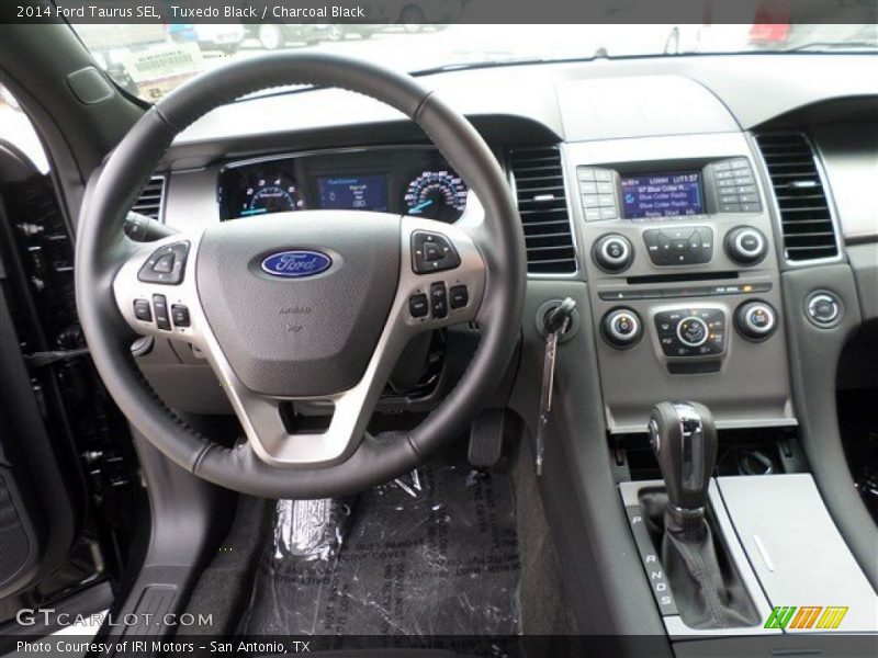 Tuxedo Black / Charcoal Black 2014 Ford Taurus SEL