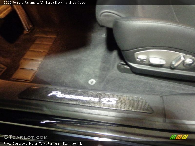 Basalt Black Metallic / Black 2010 Porsche Panamera 4S