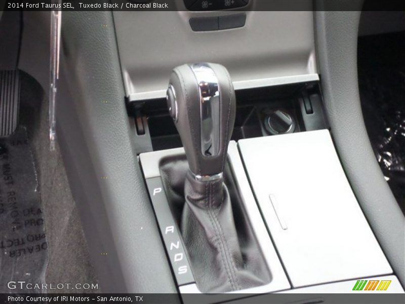Tuxedo Black / Charcoal Black 2014 Ford Taurus SEL