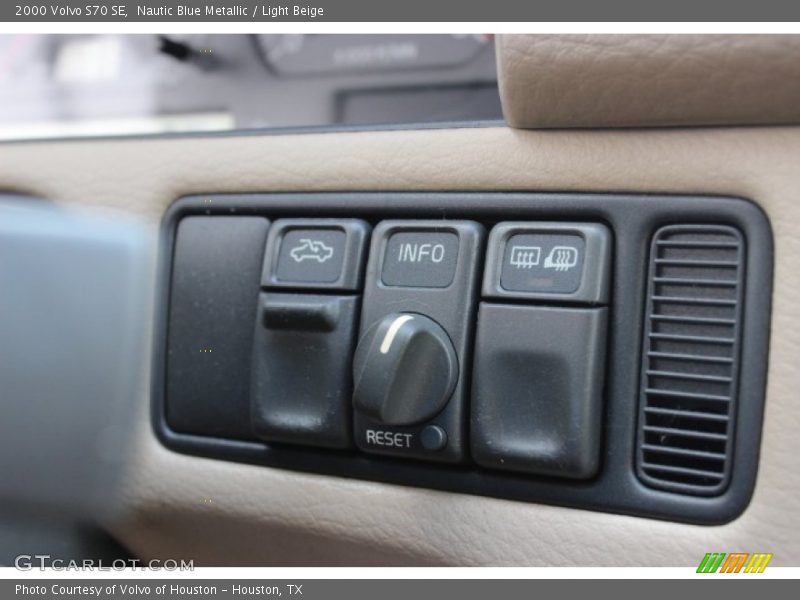 Nautic Blue Metallic / Light Beige 2000 Volvo S70 SE