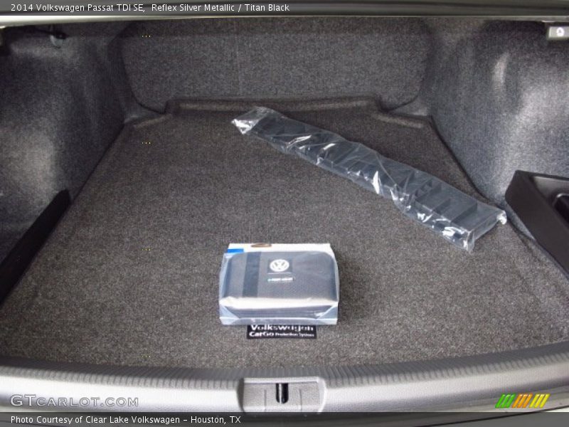 Reflex Silver Metallic / Titan Black 2014 Volkswagen Passat TDI SE