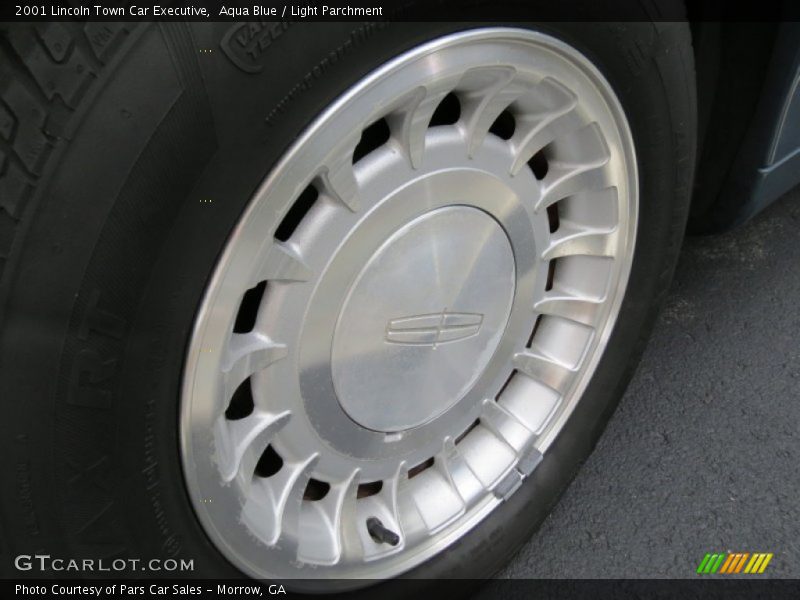 Aqua Blue / Light Parchment 2001 Lincoln Town Car Executive