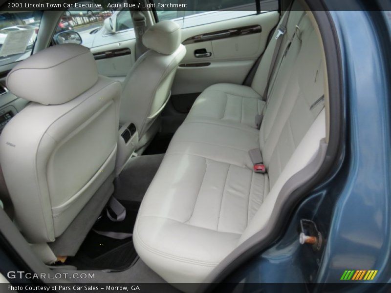 Aqua Blue / Light Parchment 2001 Lincoln Town Car Executive