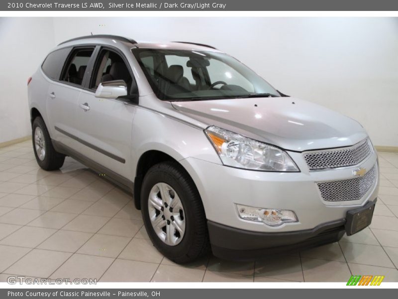 Silver Ice Metallic / Dark Gray/Light Gray 2010 Chevrolet Traverse LS AWD