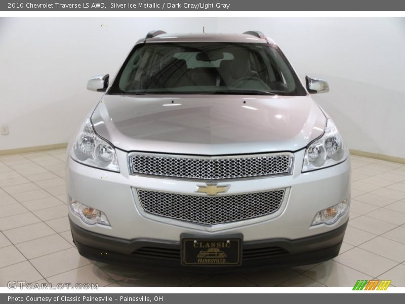 Silver Ice Metallic / Dark Gray/Light Gray 2010 Chevrolet Traverse LS AWD