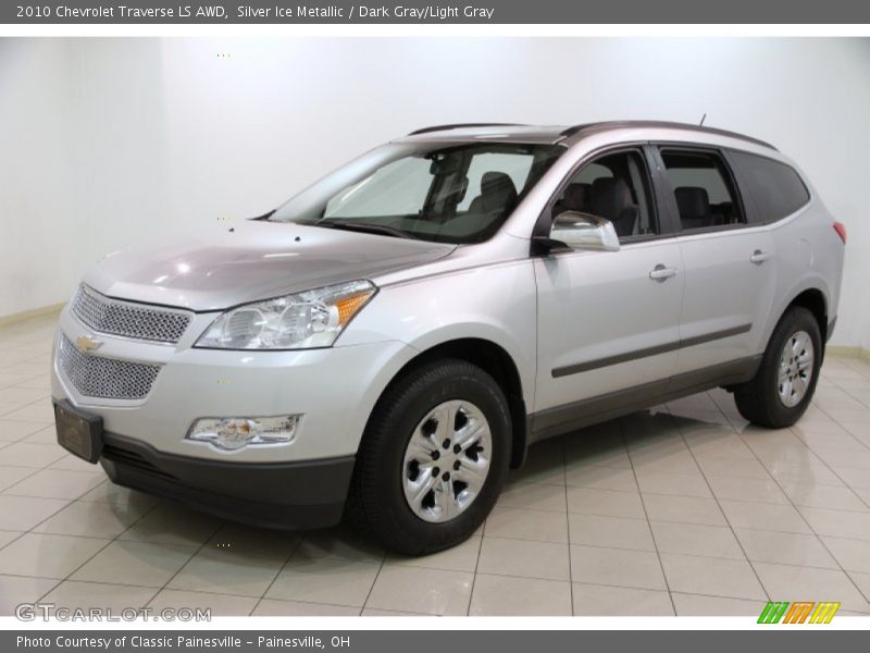 Silver Ice Metallic / Dark Gray/Light Gray 2010 Chevrolet Traverse LS AWD