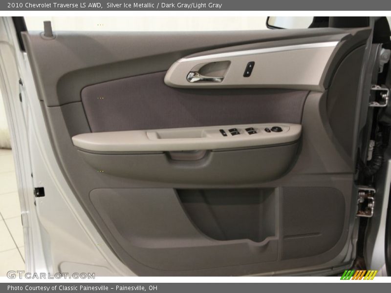 Silver Ice Metallic / Dark Gray/Light Gray 2010 Chevrolet Traverse LS AWD