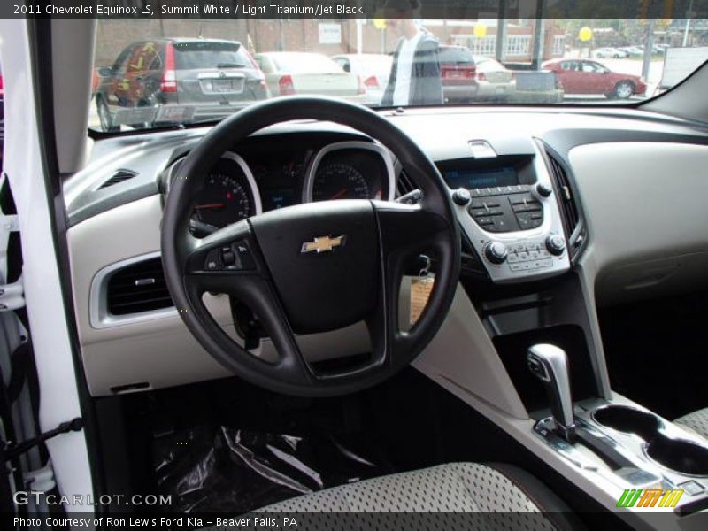 Summit White / Light Titanium/Jet Black 2011 Chevrolet Equinox LS