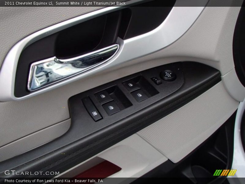Summit White / Light Titanium/Jet Black 2011 Chevrolet Equinox LS