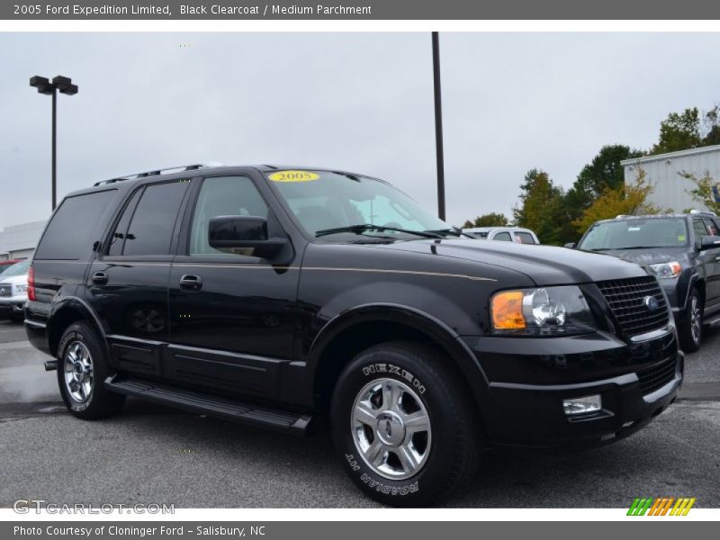 Black Clearcoat / Medium Parchment 2005 Ford Expedition Limited