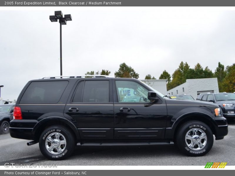 Black Clearcoat / Medium Parchment 2005 Ford Expedition Limited