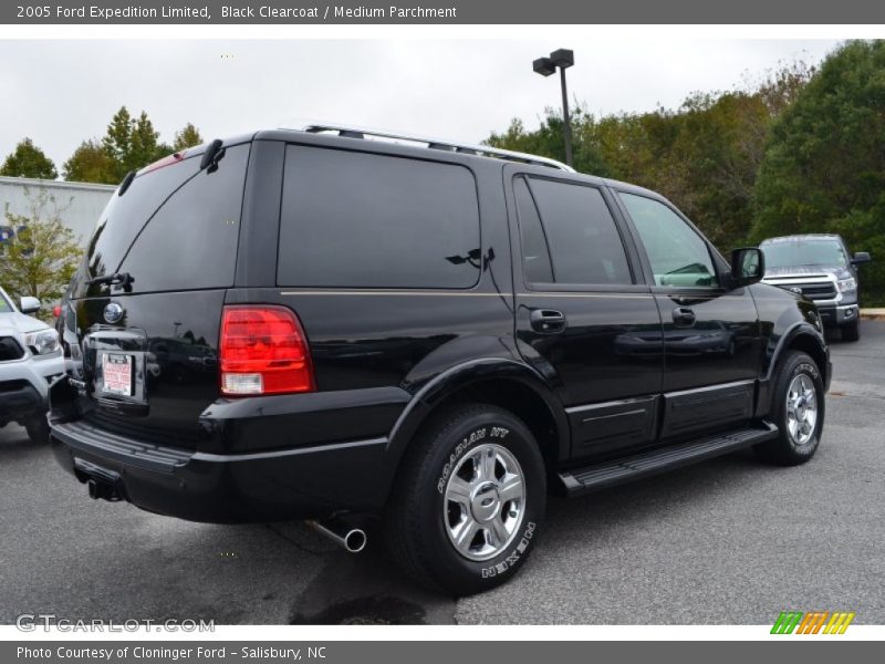 Black Clearcoat / Medium Parchment 2005 Ford Expedition Limited