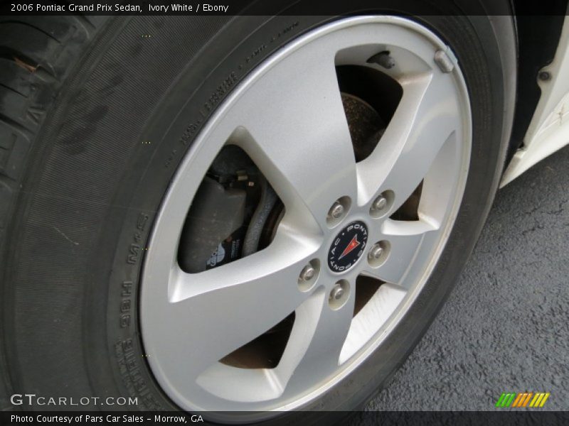 Ivory White / Ebony 2006 Pontiac Grand Prix Sedan