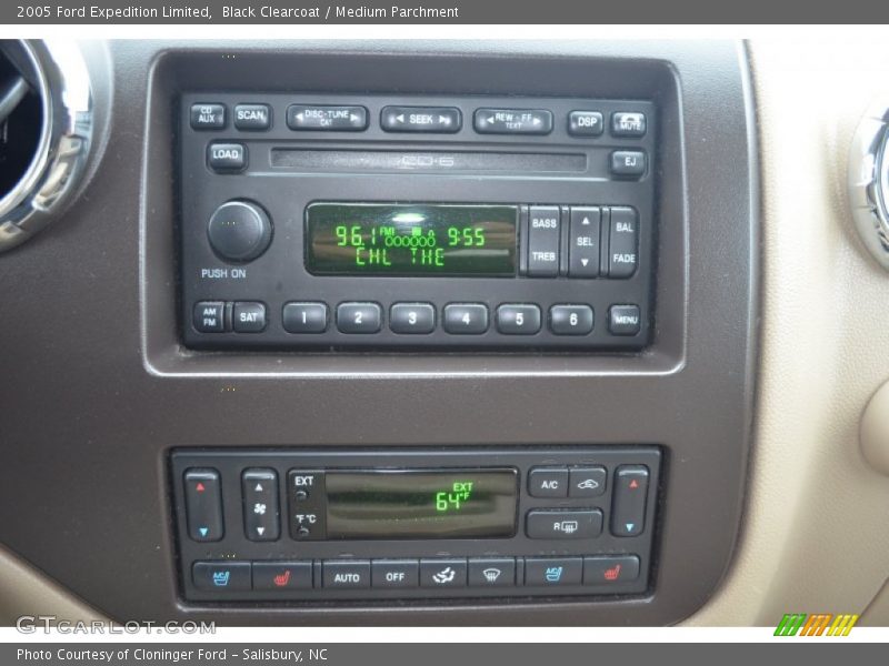 Black Clearcoat / Medium Parchment 2005 Ford Expedition Limited