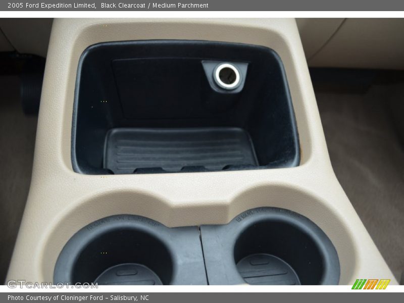 Black Clearcoat / Medium Parchment 2005 Ford Expedition Limited