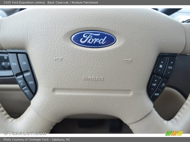 Black Clearcoat / Medium Parchment 2005 Ford Expedition Limited