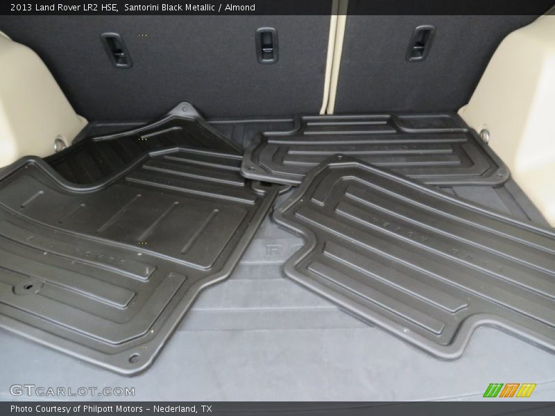 Santorini Black Metallic / Almond 2013 Land Rover LR2 HSE