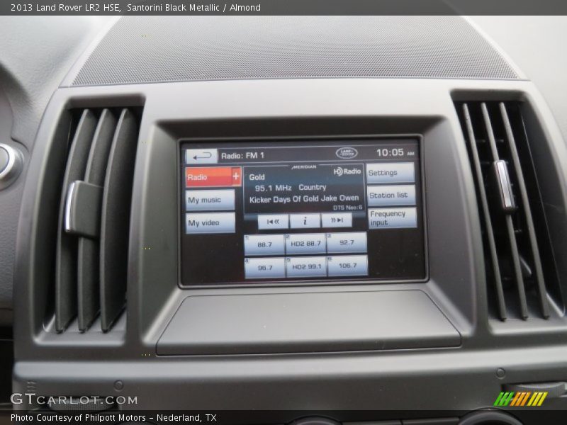 Santorini Black Metallic / Almond 2013 Land Rover LR2 HSE