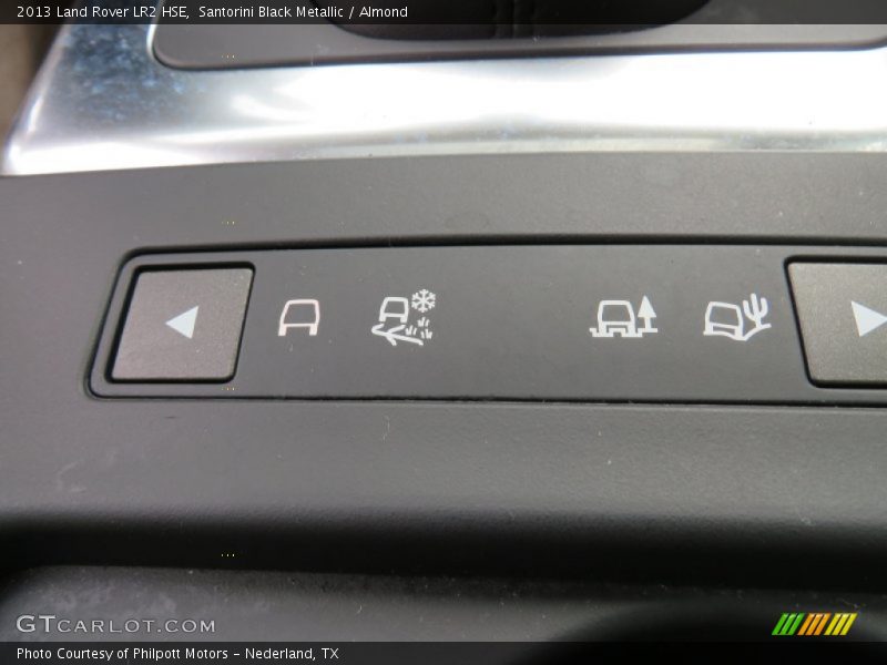 Santorini Black Metallic / Almond 2013 Land Rover LR2 HSE