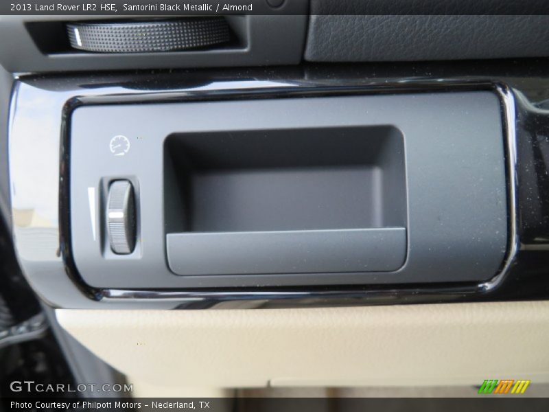 Santorini Black Metallic / Almond 2013 Land Rover LR2 HSE