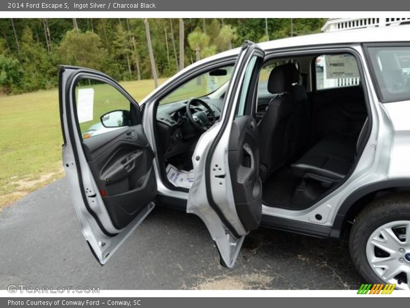 Ingot Silver / Charcoal Black 2014 Ford Escape S