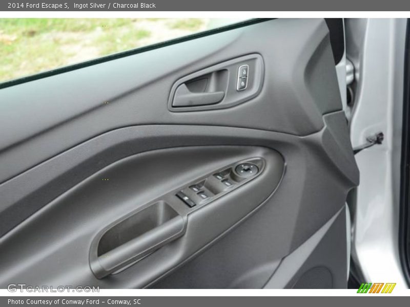 Ingot Silver / Charcoal Black 2014 Ford Escape S
