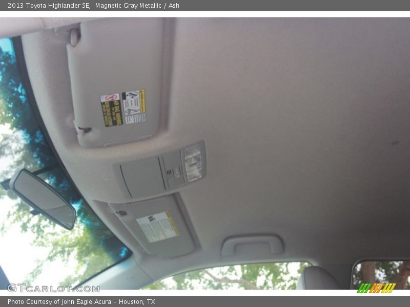 Magnetic Gray Metallic / Ash 2013 Toyota Highlander SE