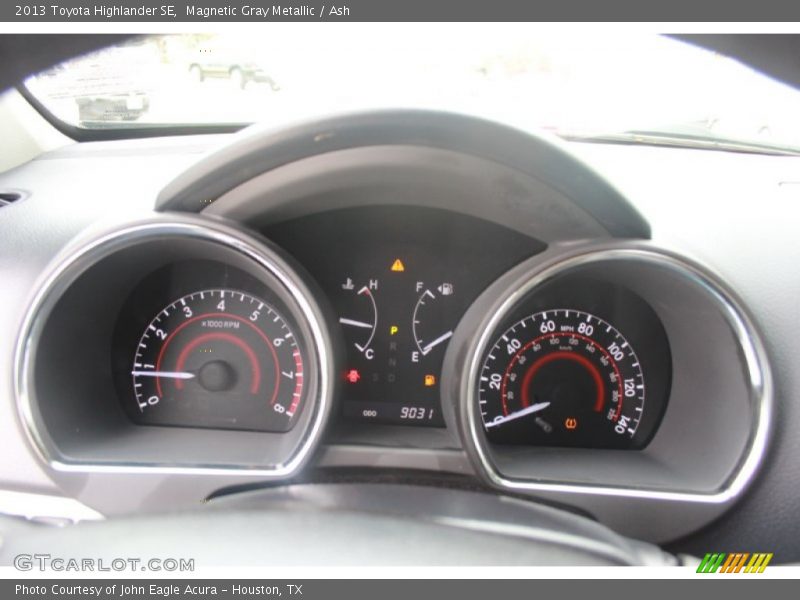 Magnetic Gray Metallic / Ash 2013 Toyota Highlander SE