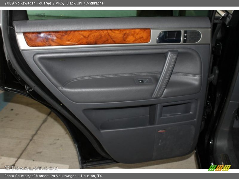 Black Uni / Anthracite 2009 Volkswagen Touareg 2 VR6
