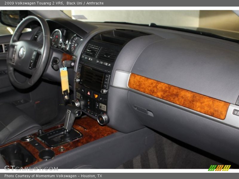 Black Uni / Anthracite 2009 Volkswagen Touareg 2 VR6