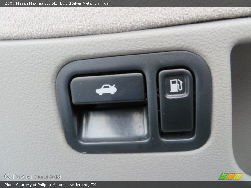 Liquid Silver Metallic / Frost 2005 Nissan Maxima 3.5 SE