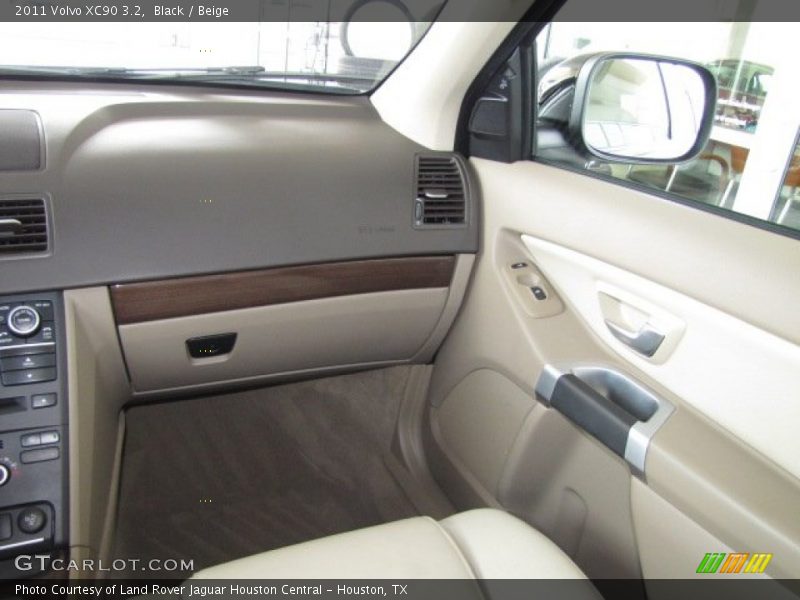 Black / Beige 2011 Volvo XC90 3.2