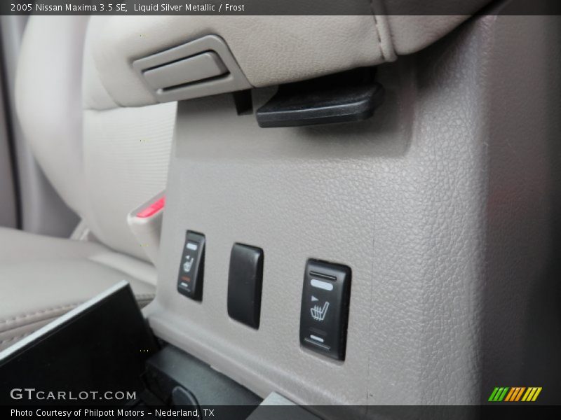 Liquid Silver Metallic / Frost 2005 Nissan Maxima 3.5 SE