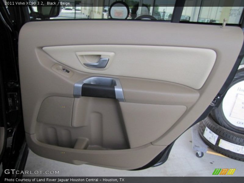 Black / Beige 2011 Volvo XC90 3.2