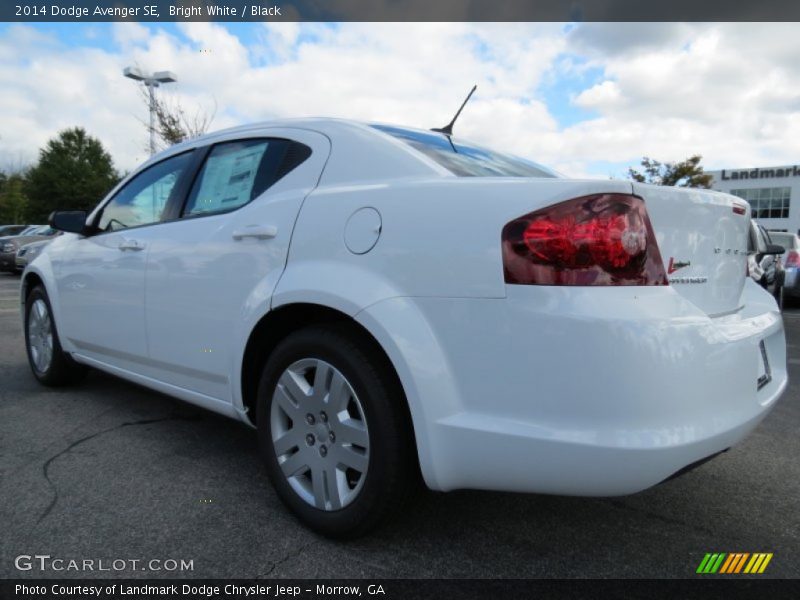 Bright White / Black 2014 Dodge Avenger SE