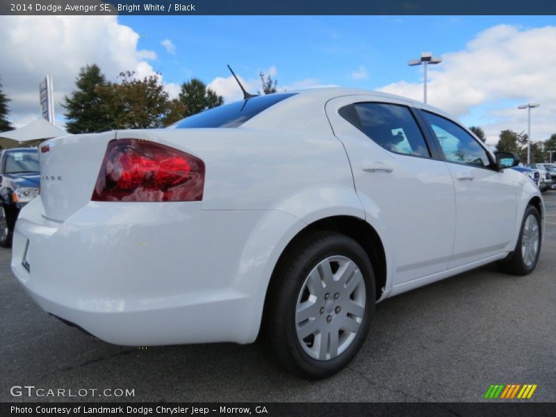 Bright White / Black 2014 Dodge Avenger SE
