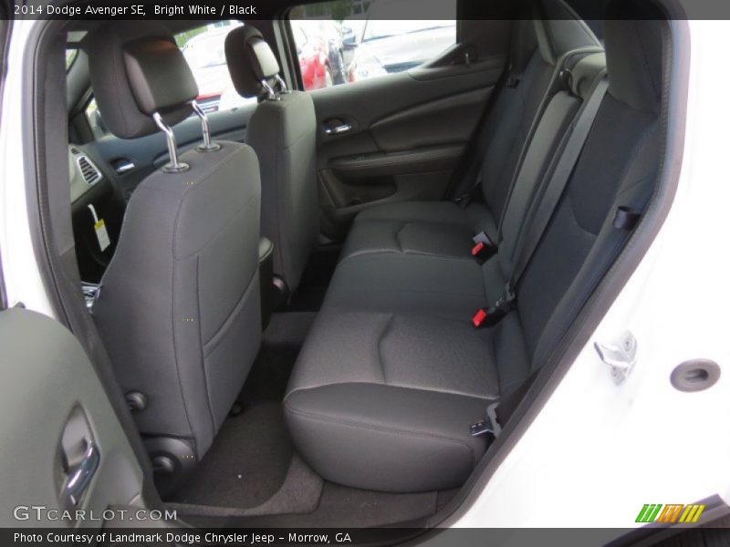 Bright White / Black 2014 Dodge Avenger SE