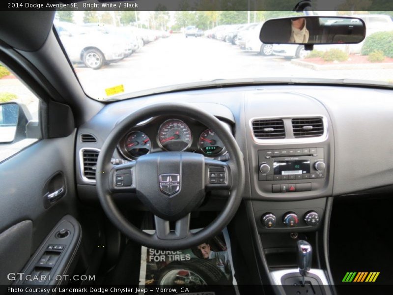 Bright White / Black 2014 Dodge Avenger SE