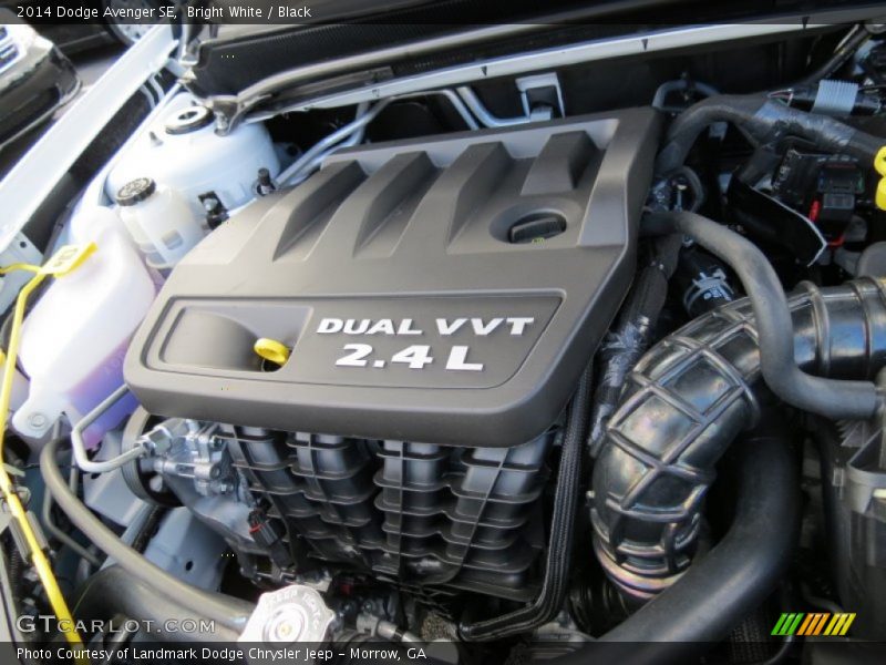 Bright White / Black 2014 Dodge Avenger SE